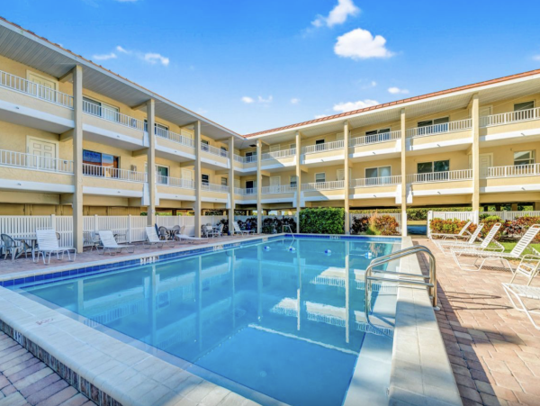 Holmes Beach Gulf Front 2 Bedroom Beach Vacation Condo